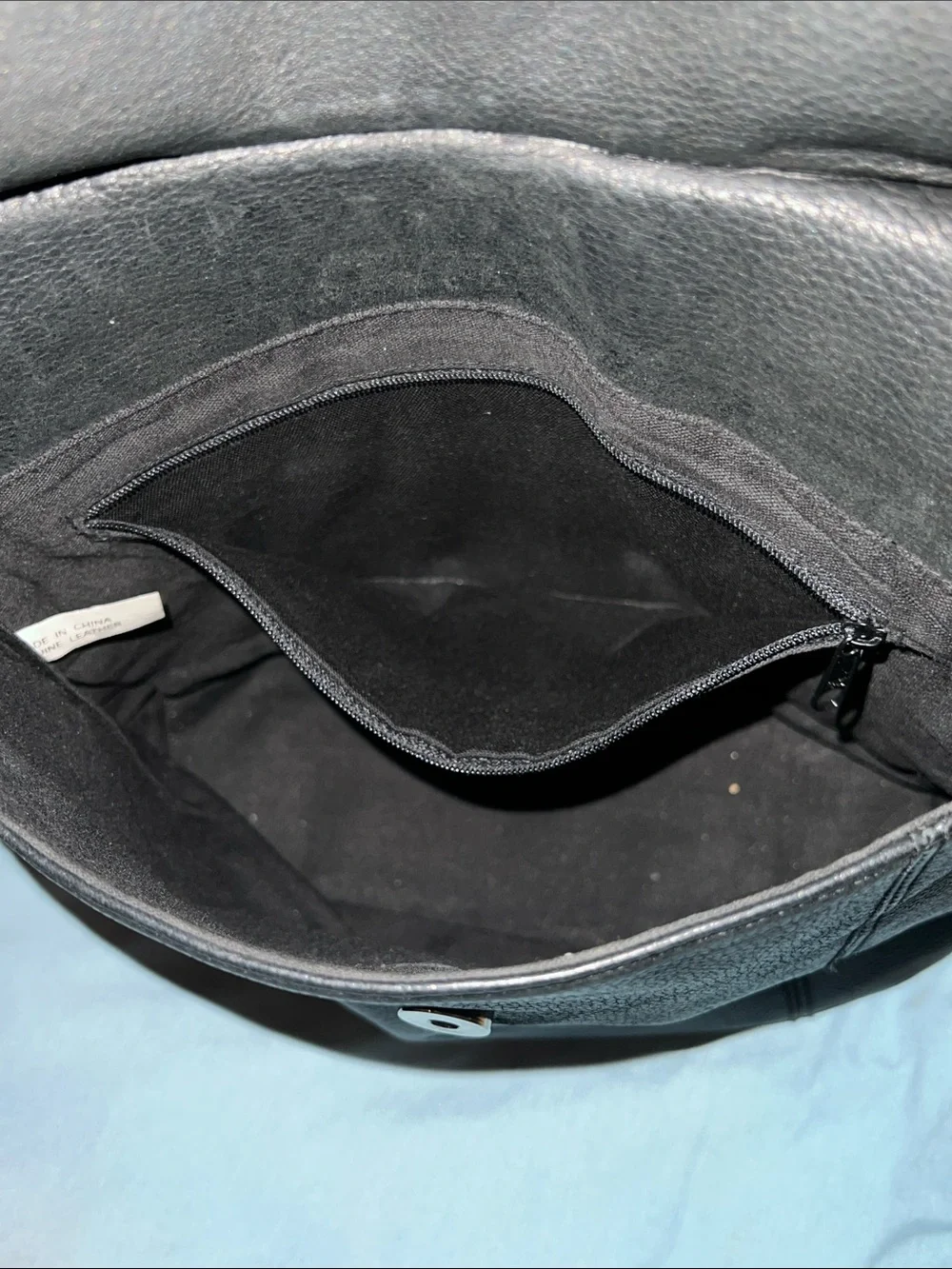 Vintage Tignanello Black Leather Shoulder Bag Flap Hobo Zipper Pocket